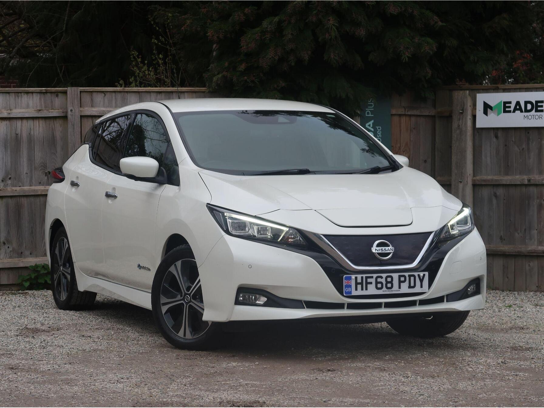 2018/68 Nissan Leaf 40kWh Tekna Auto 5dr Hatchback